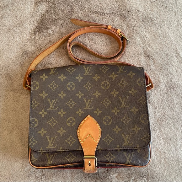 Louis Vuitton bag - Picture 1 of 7